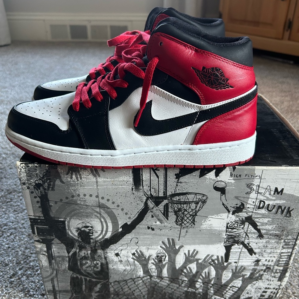 Nike Air Jordan 1 High Black Red White